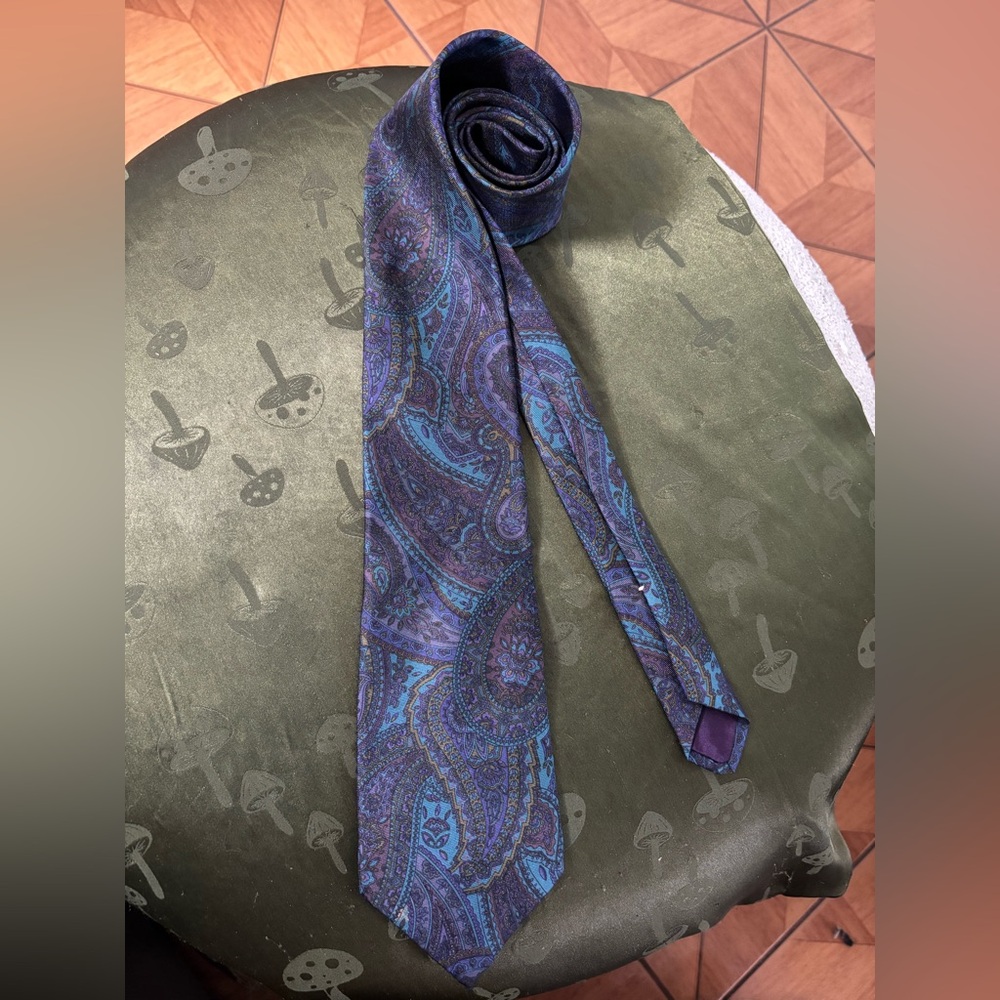 Vintage Van Heusen Blue and Purple Paisley Silk Tie